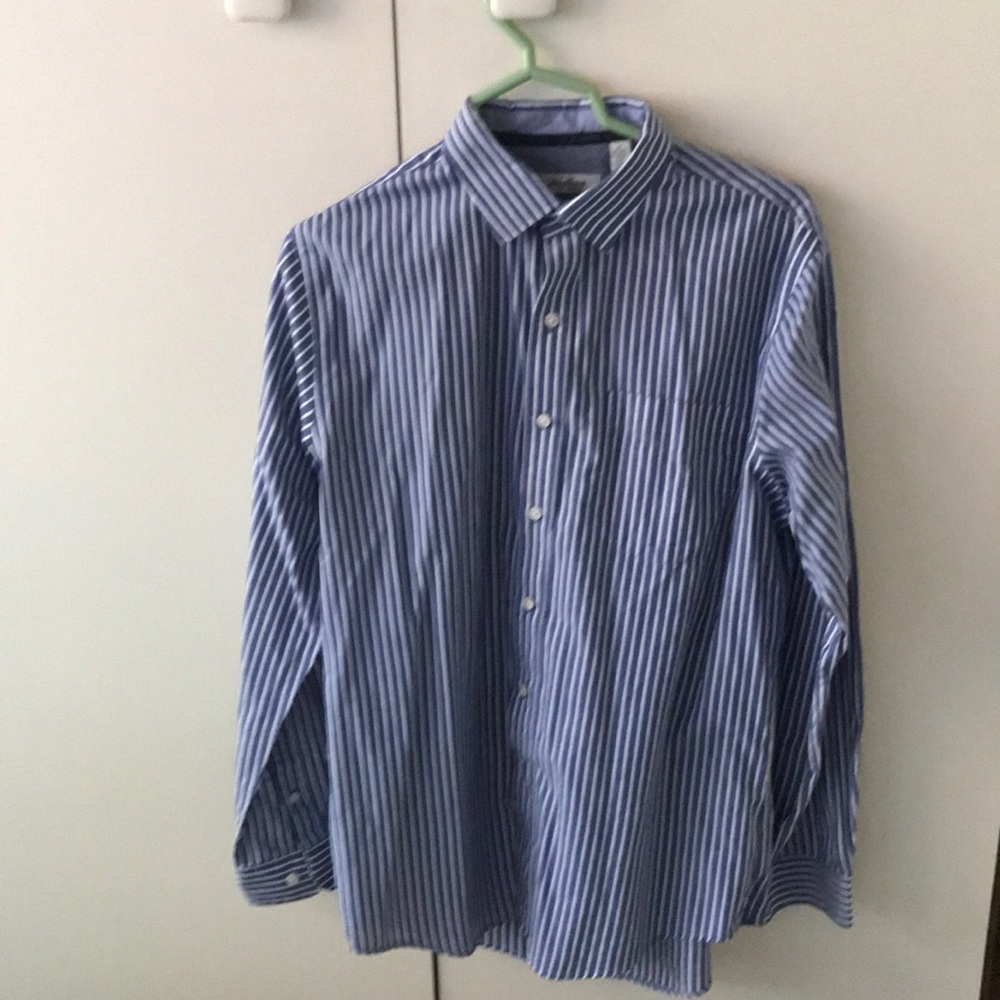 Van Heusen dress shirt 15-15.5 32/33
